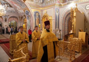 Всенощное бдение в Свято-Троицком кафедральном соборе города Саратова