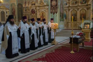 Митрополит Лонгин совершил отпевание Аллы Дмитриевны Стрелковой