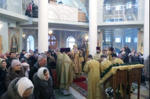 Божественная литургия в храме во имя Всех Святых, в земле Российской просиявших г. Саратова
