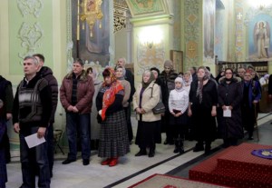 Всенощное бдение в храме в честь Покрова Пресвятой Богородицы г.Саратова