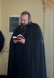 Утреннее богослужение на Архиерейском подворье — храме во имя святого апостола и евангелиста Иоанна Богослова при СПДС