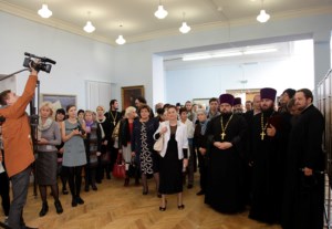 Представитель епархии принял участие в открытии выставки «Чтобы знали и помнили!» в Энгельсском краеведческом музее