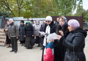 Совершено освящение крестов и куполов строящегося храма во имя святого благоверного князя Михаила Черниговского и боярина его Феодора г. Саратова
