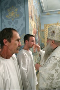 Митрополит Лонгин совершил Крещальную Литургию