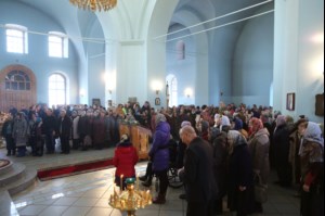 Божественная литургия в храме в честь Покрова Пресвятой Богородицы г.Петровска
