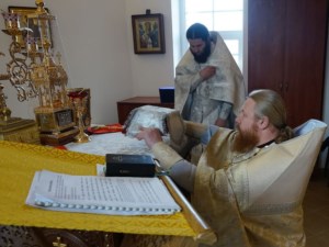 Совершены Чин положения антиминса и первая Литургия в Успенском храме г. Вольска