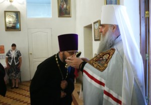 Божественная литургия в храме в честь Покрова Пресвятой Богородицы р.п. Новые Бурасы