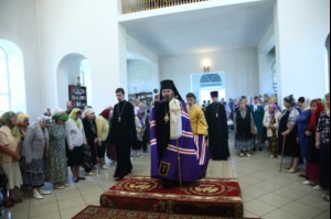 Божественная литургия в храме святых первоверховных апостолов Петра и Павла г. Красноармейска