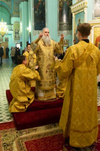 Божественная литургия в храме Сошествия Святого Духа г. Саратова