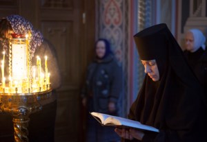 Великое повечерие с чтением канона преподобного Андрея Критского в Свято-Троицком кафедральном соборе г.Саратова