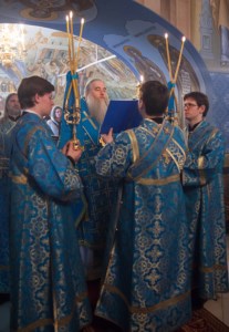 Утреня с чтением акафиста Пресвятой Богородице в Свято-Троицком кафедральном соборе Саратова