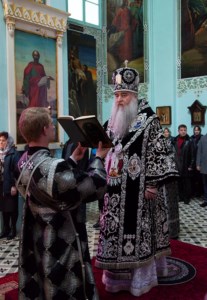 Вечерня с выносом Плащаницы Спасителя в храме в честь Сошествия Святого Духа города Саратова