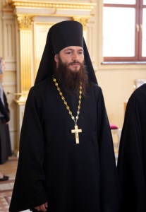 Божественная литургия на Архиерейском подворье — храме во имя святого апостола и евангелиста Иоанна Богослова при СПДС