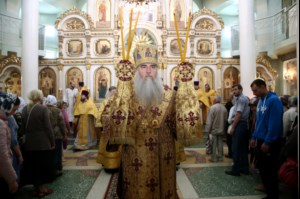 Божественная литургия в храме во имя Всех Святых, в земле Российской просиявших, г.Саратова