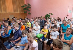 Архиерейский хор выступил в Центре дополнительного образования и детском оздоровительном лагере