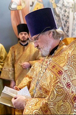 Божественная литургия в Свято-Троицком кафедральном соборе г. Саратова