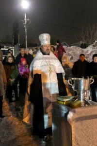 Клирики Саратовской епархии совершили освящение воды в открытых водоемах
