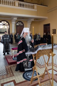 Литургия Преждеосвященных Даров на Архиерейском подворье — в храме святого апостола и евангелиста Иоанна Богослова
