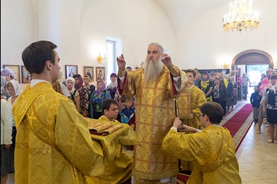 Божественная литургия в храме во имя святителя Николая Японского г. Саратова