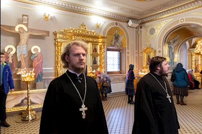 Божественная литургия в Свято-Троицком кафедральном соборе г. Саратова