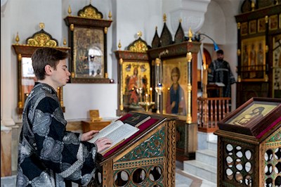 Литургия Преждеосвященных Даров на Архиерейском подворье — в храме в честь иконы Божией Матери «Утоли моя печали» г. Саратова
