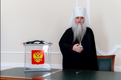 Митрополит Лонгин принял участие в голосовании по поправкам к Конституции Российской Федерации