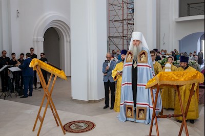 Божественная литургия в храме святителя Тихона, Епископа Воронежского, Задонского чудотворца г. Саратова