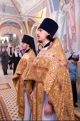 Митрополит Игнатий совершил Божественную литургию в Свято-Троицком кафедральном соборе г. Саратова
