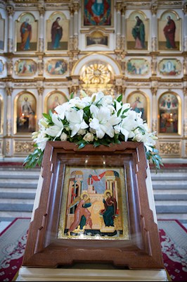 Митрополит Саратовский и Вольский Игнатий совершил вечерню в соединении с Литургией Иоанна Златоуста в Покровском соборе г. Саратова