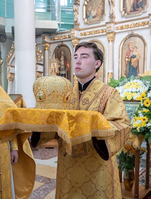 Митрополит Игнатий совершил Божественную литургию в храме Всех святых, в земле Русской просиявших, г. Саратова