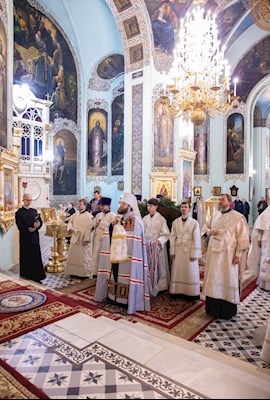 Митрополит Игнатий совершил Божественную литургию в Свято-Духовском соборе г. Саратова