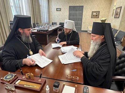 Состоялась передача дел Покровской епархии