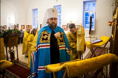 Митрополит Игнатий совершил Божественную литургию в храме во имя святителя Николая Японского г. Саратова