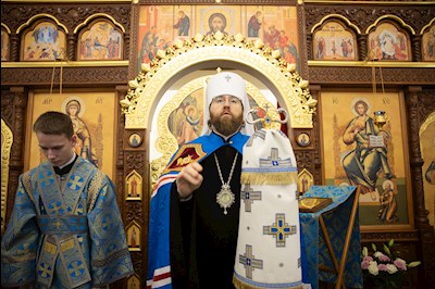 Митрополит Игнатий совершил Божественную литургию во Введенском храме Саратова