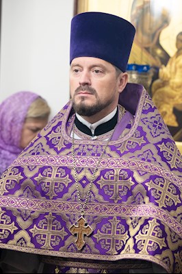 Митрополит Игнатий совершил Великое освящение Крестовоздвиженского подворья Свято-Алексиевского женского монастыря г. Саратова и Божественную литургию в новоосвященном храме