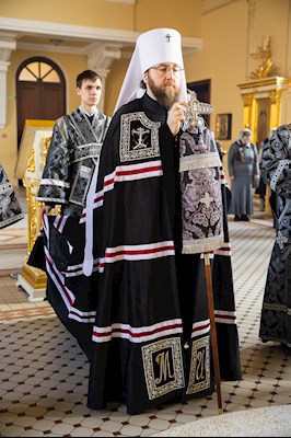 Митрополит Игнатий совершил Литургию Преждеосвященных Даров в храме святого апостола и евангелиста Иоанна Богослова при СПДС