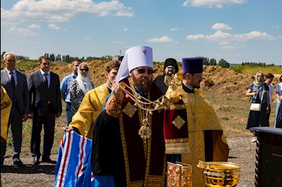 Митрополит Игнатий совершил освящение закладного камня на месте строительства Княже-Владимирского собора г. Саратова