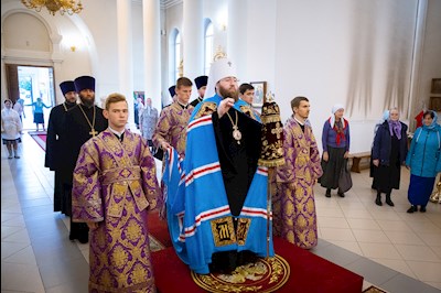 Митрополит Игнатий совершил всенощное бдение с чином воздвижения Креста в кафедральном соборе Живоначальной Троицы г. Вольска