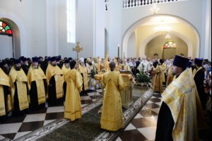 Митрополит Лонгин сослужил Святейшему Патриарху Кириллу во время малого освящения Вознесенского собора Вознесенского женского монастыря Тамбова и всенощного бдения