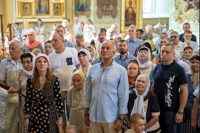 Митрополит Игнатий совершил Божественную литургию в Покровском соборе г. Саратова