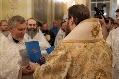 Митрополит Игнатий совершил ночную Божественную литургию в Покровском соборе г. Саратова