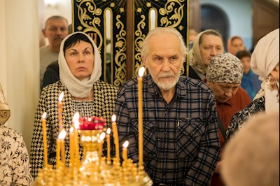 Митрополит Игнатий совершил Божественную литургию в соборном храме святителя Спиридона Тримифунтского г. Саратова