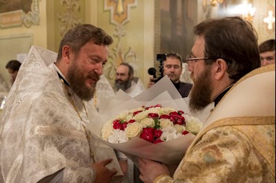 Митрополит Игнатий совершил ночную Божественную литургию в Покровском соборе г. Саратова