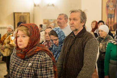 Митрополит Игнатий совершил Божественную литургию в соборном храме святителя Спиридона Тримифунтского г. Саратова