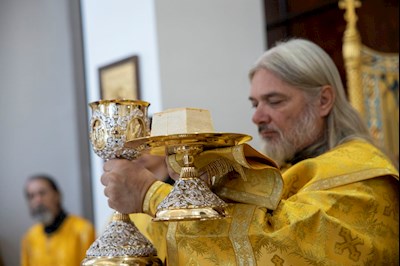 Митрополит Игнатий совершил Божественную литургию в Свято-Алексиевском женском монастыре г. Саратова