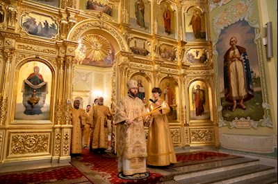 Митрополит Игнатий совершил Божественную литургию и молебен на новый год в Покровском соборе г. Саратова