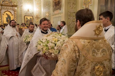 Митрополит Игнатий совершил ночную Божественную литургию в Покровском соборе г. Саратова