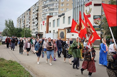 Митрополит Игнатий совершил Литургию в храме великомученика Георгия Победоносца г. Саратова