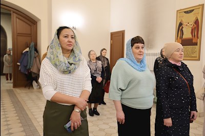 Митрополит Игнатий совершил Божественную литургию в соборном храме святителя Спиридона Тримифунтского г. Саратова