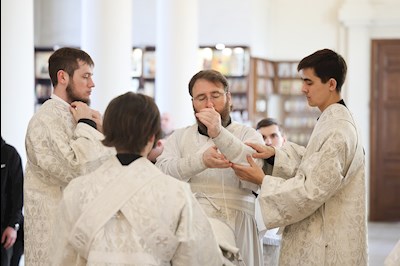 Митрополит Игнатий совершил Божественную литургию в кафедральном соборе Живоначальной Троицы г. Вольска